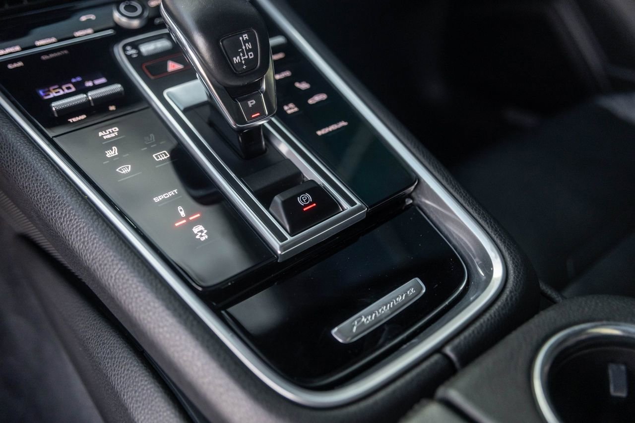 Used 2018 Porsche Panamera 4 AWD/4WD image 33