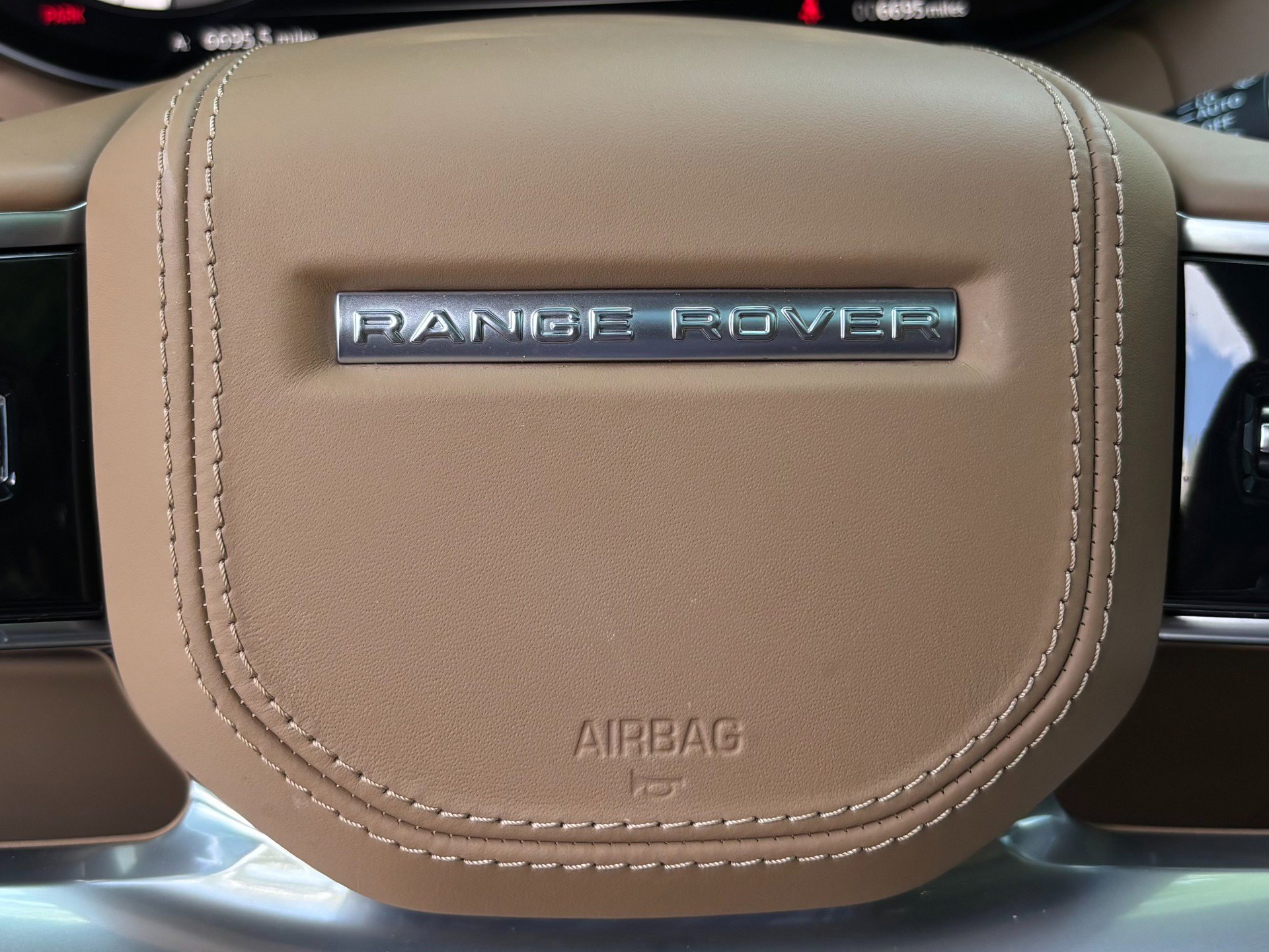 Used 2024 Land Rover Range Rover SE AWD/4WD image 19