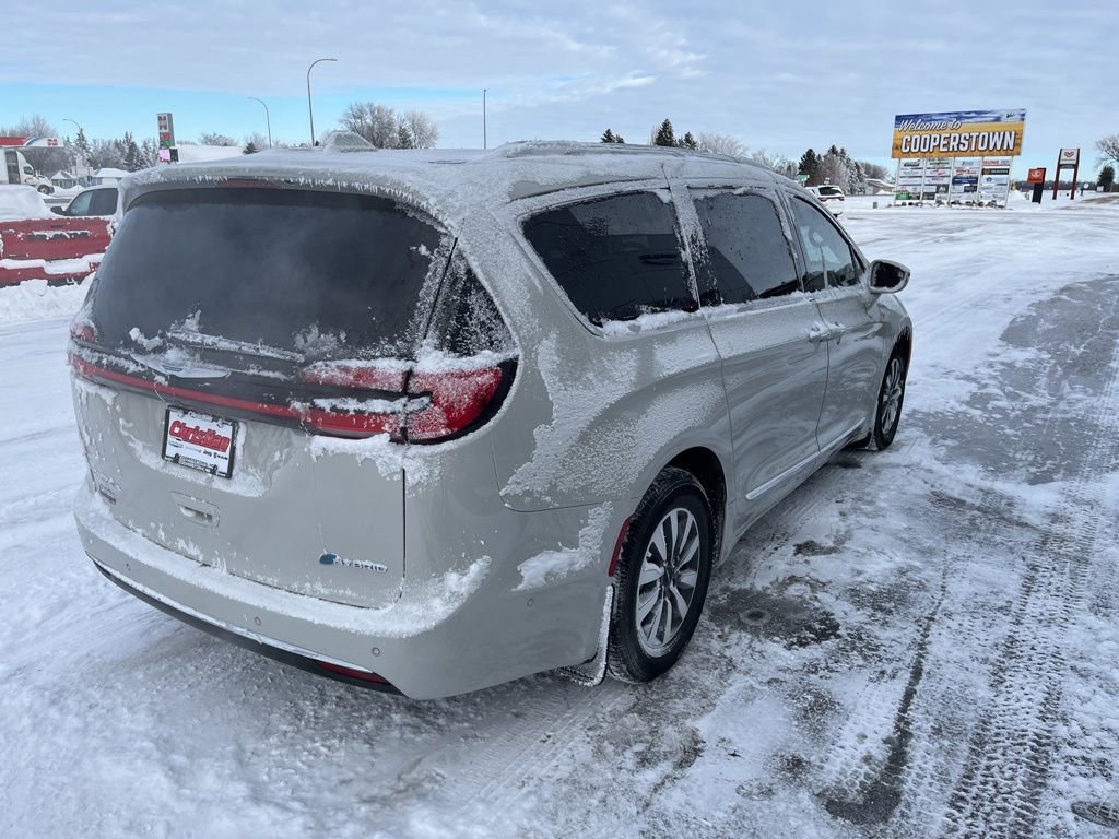 Used 2021 Chrysler Pacifica Limited w/ Premium & Safety Sphere Group image 5