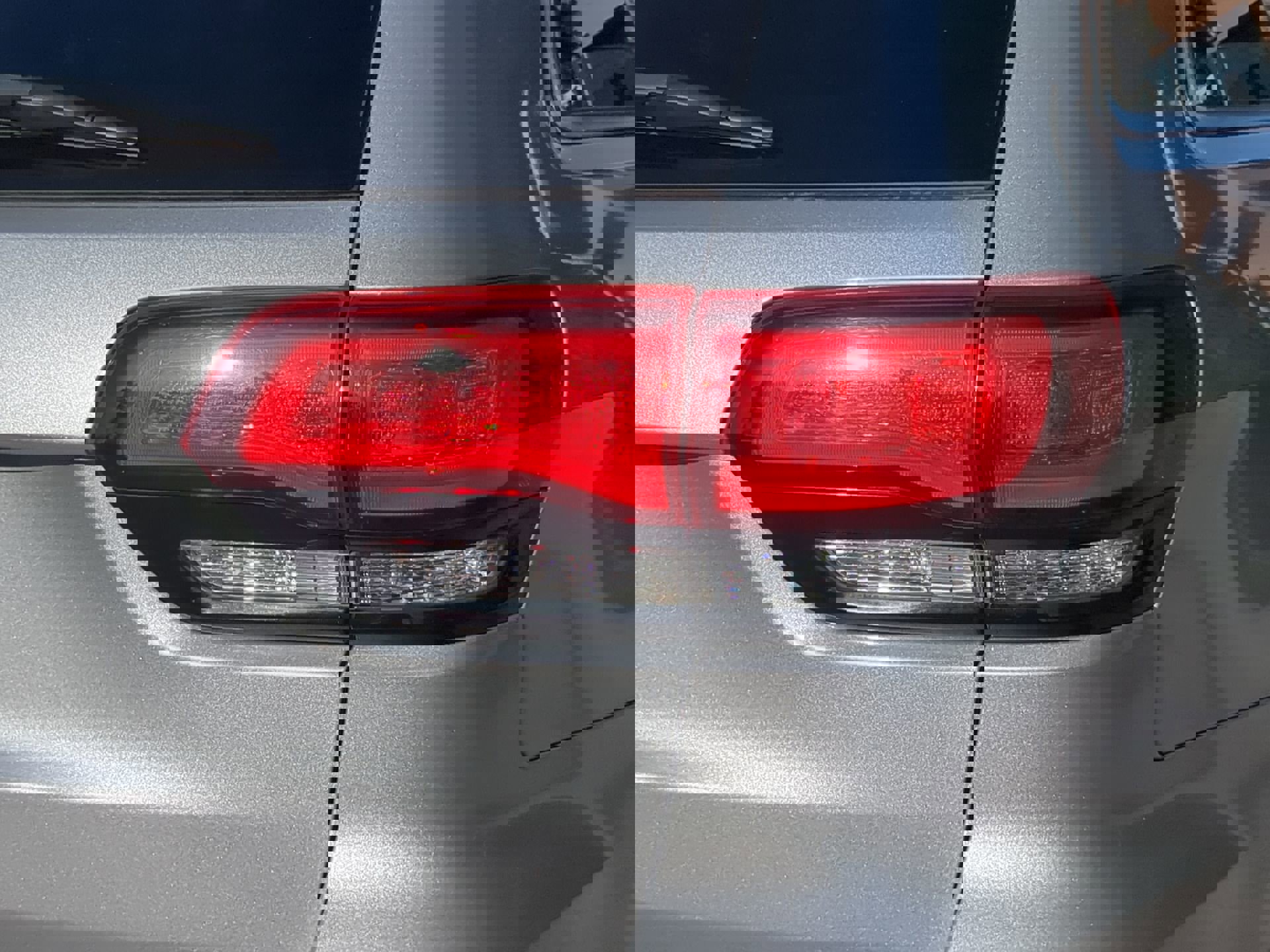 Used 2021 Jeep Grand Cherokee Laredo X image 44