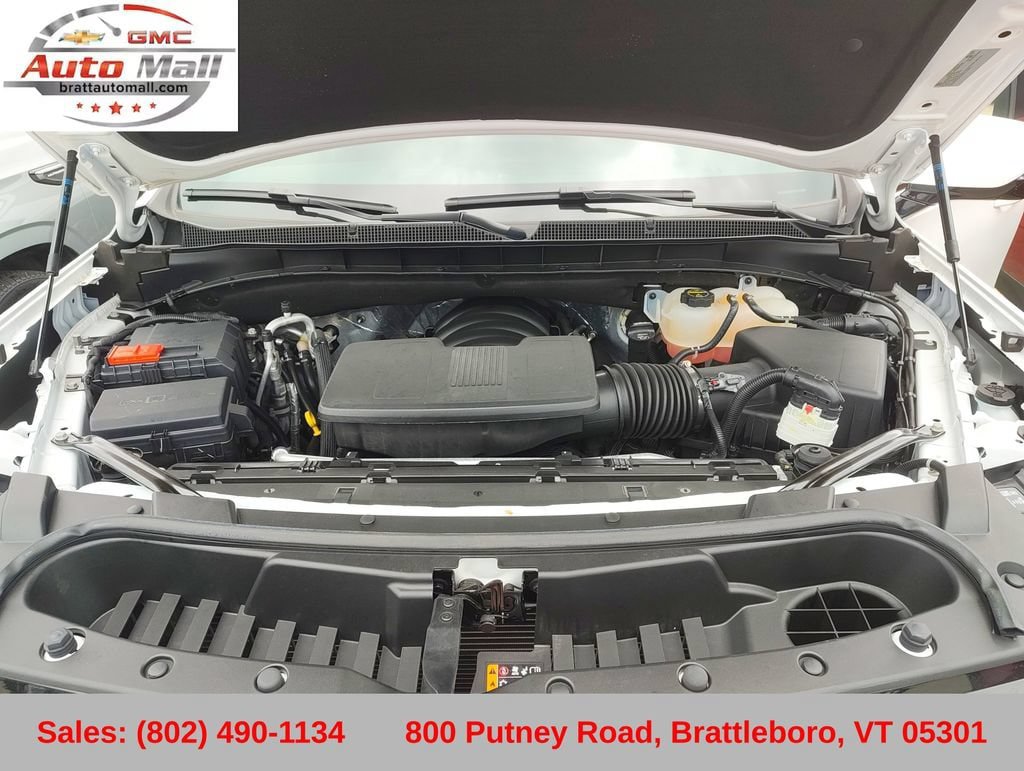 Certified 2024 Chevrolet Suburban RST w/ Luxury Package AWD/4WD image 22
