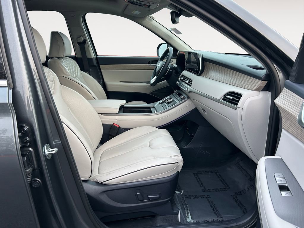 Certified 2022 Hyundai Palisade Limited w/ Winter Package image 11