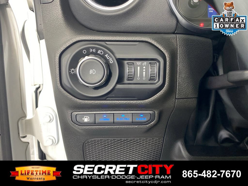 Used 2022 Jeep Wrangler Unlimited Sahara AWD/4WD image 13