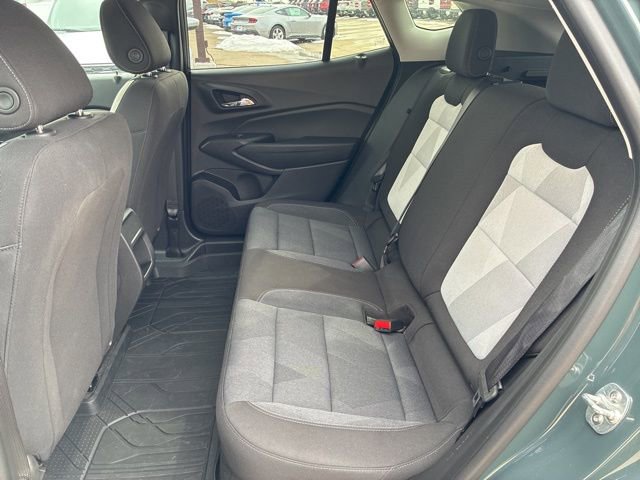 Used 2025 Chevrolet Trax LS w/ LS Convenience Package image 18