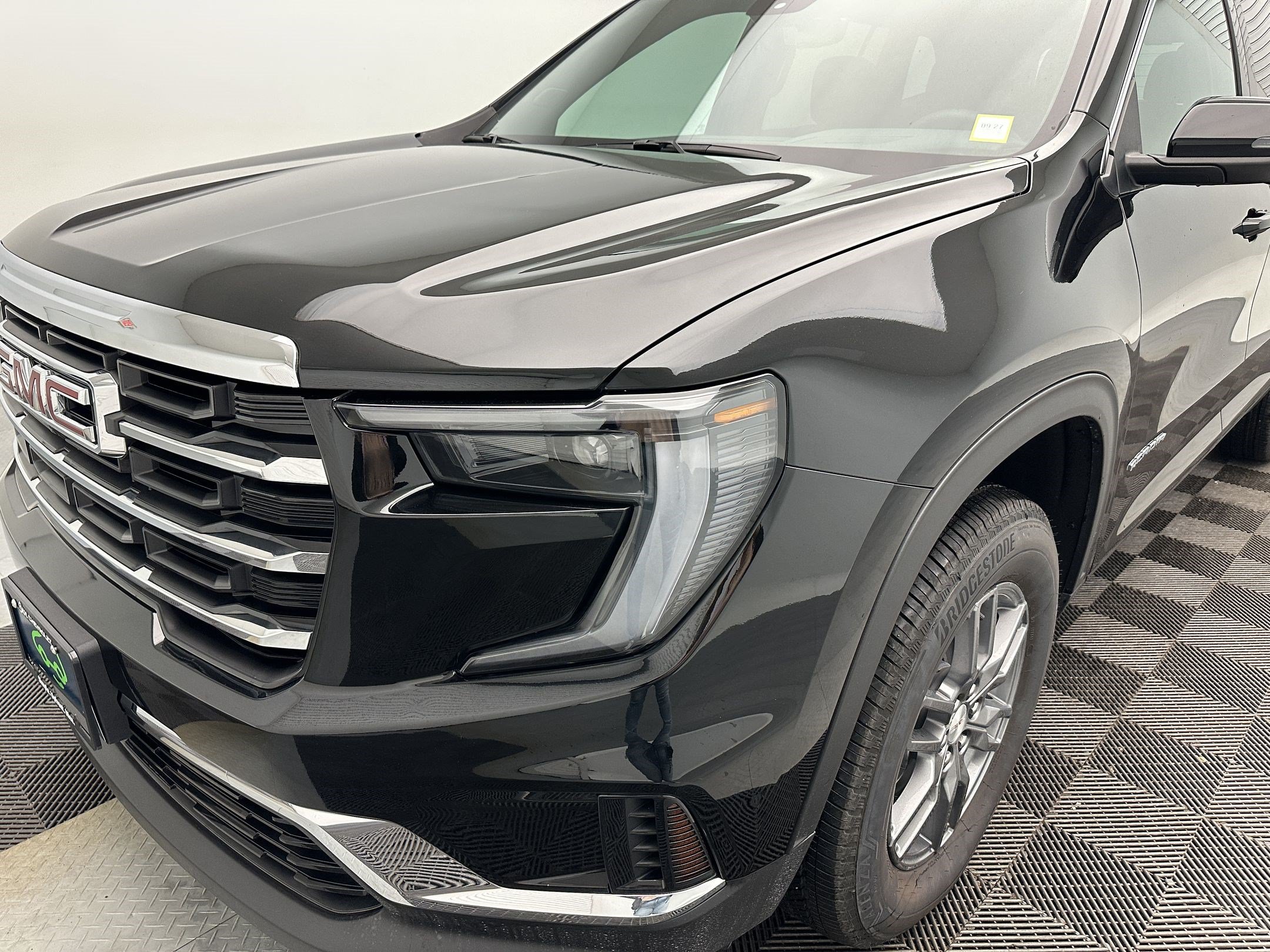 Certified 2026 GMC Acadia Elevation AWD/4WD image 28