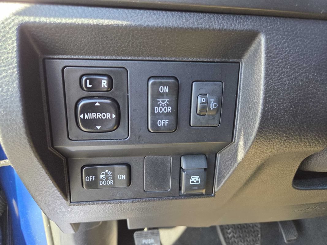 Used 2015 Toyota Tundra SR5 w/ TRD Off Road Package AWD/4WD image 18