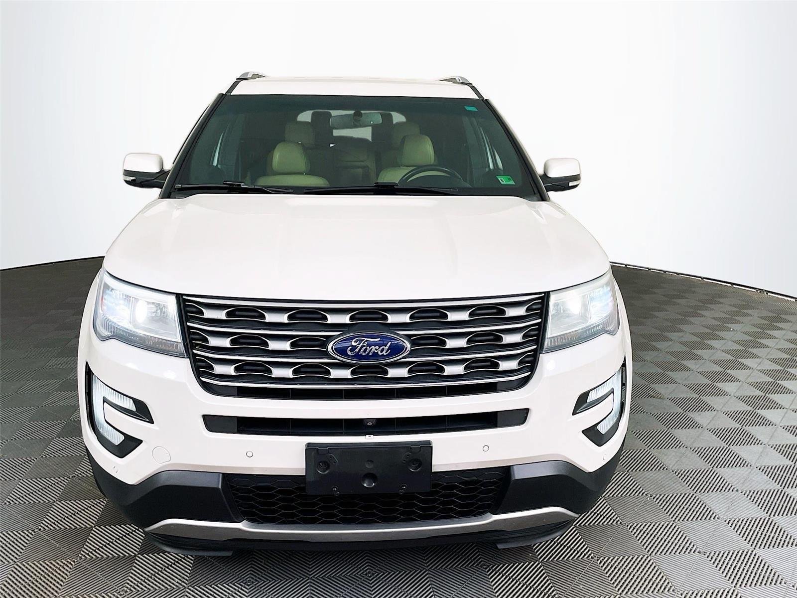 Used 2017 Ford Explorer Limited AWD/4WD image 2
