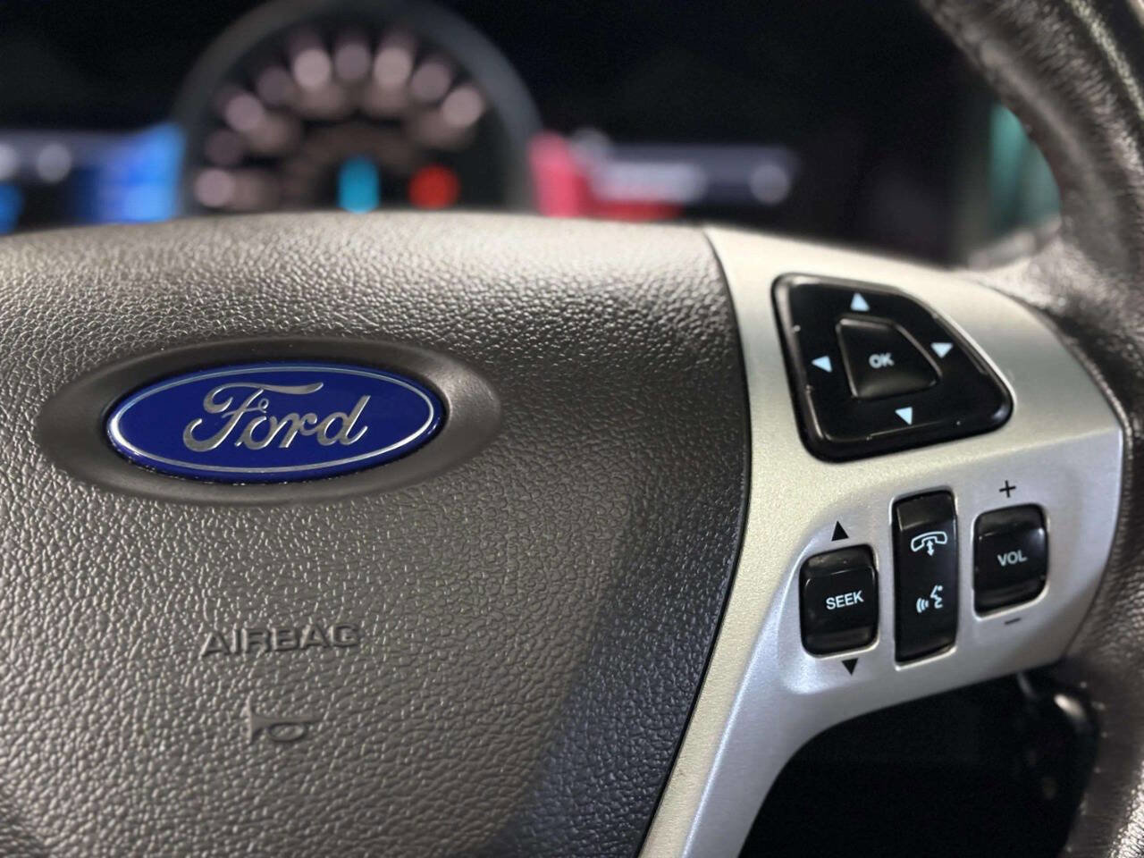Used 2015 Ford Explorer XLT w/ Equipment Group 202B AWD/4WD image 39