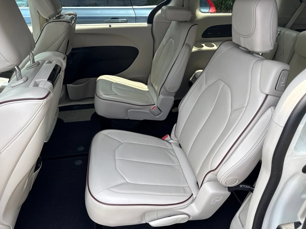 Used 2018 Chrysler Pacifica Limited w/ Advanced Safetytec Group FWD image 6