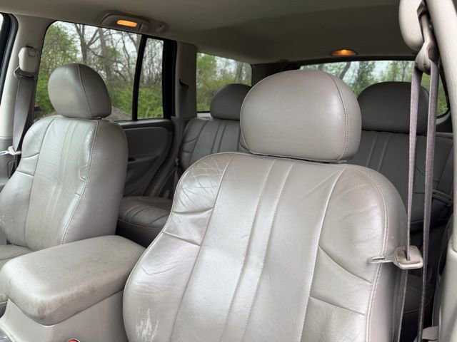 Used 2004 Jeep Grand Cherokee Laredo w/ Cold Weather Group AWD/4WD image 11