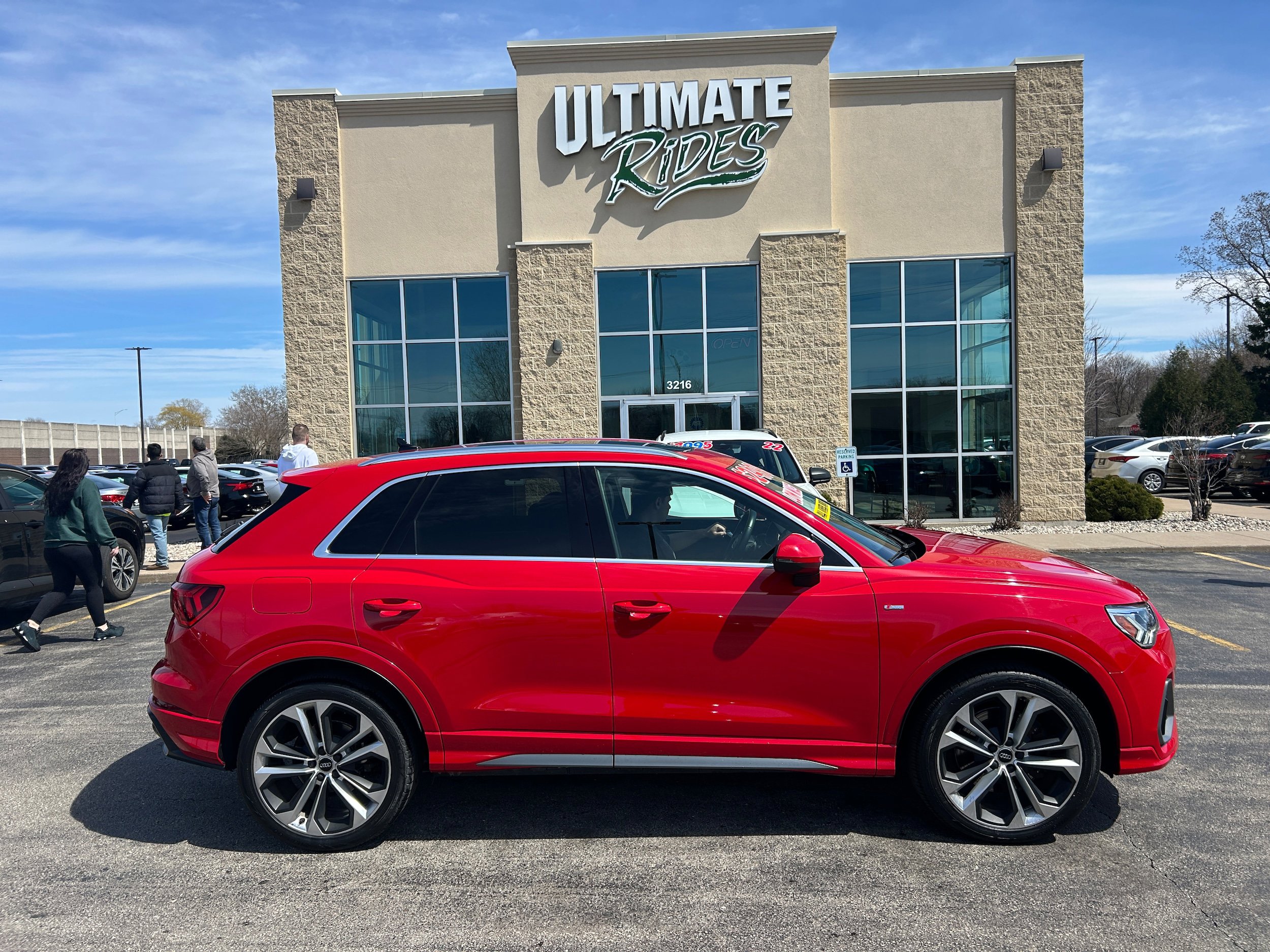 Used 2020 Audi Q3 2.0T Premium Plus AWD/4WD image 1
