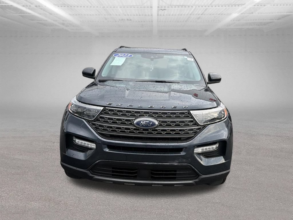 Used 2023 Ford Explorer XLT w/ Equipment Group 202A AWD/4WD image 3