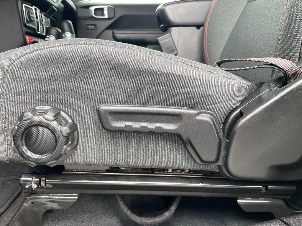 Used 2025 Jeep Wrangler Unlimited Rubicon image 11