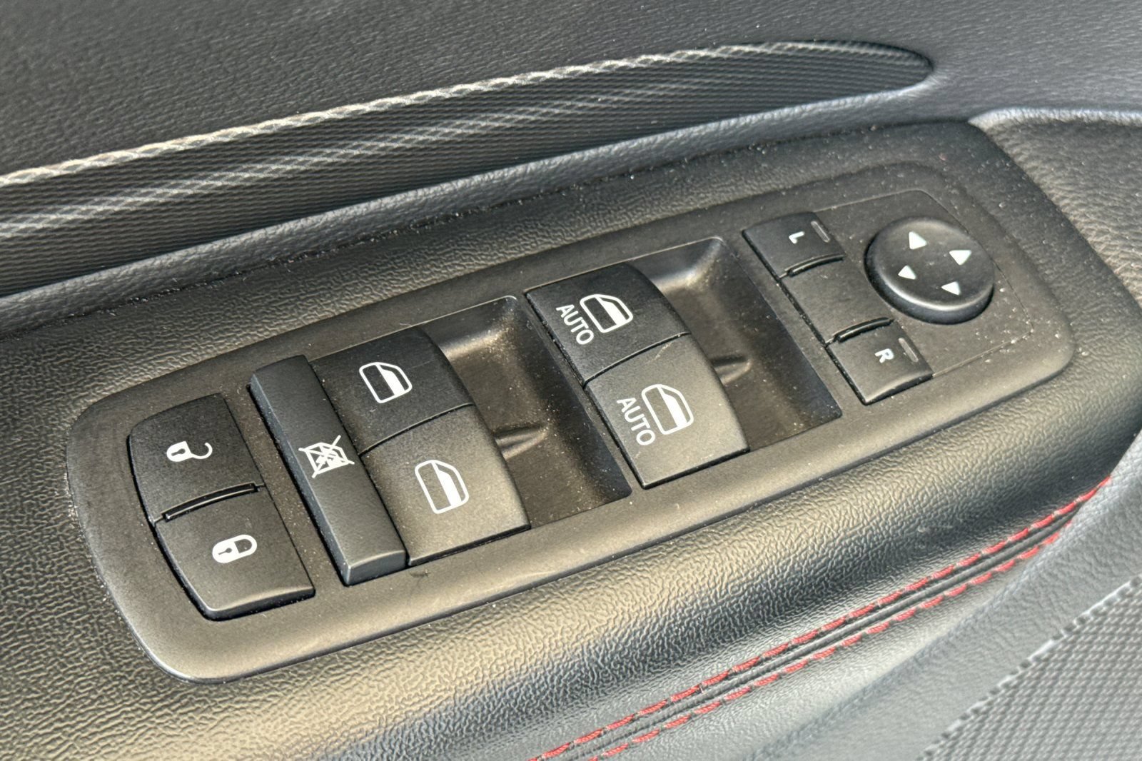 Used 2025 Dodge Durango GT AWD/4WD image 12