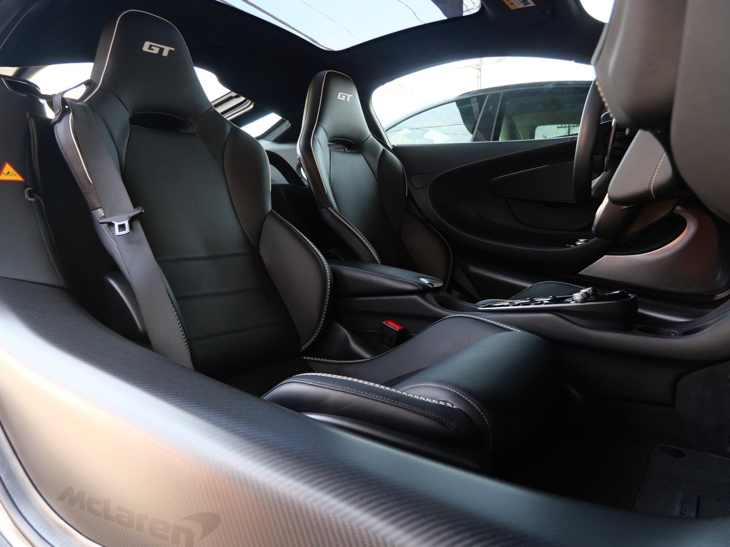 Used 2023 McLaren GT image 10