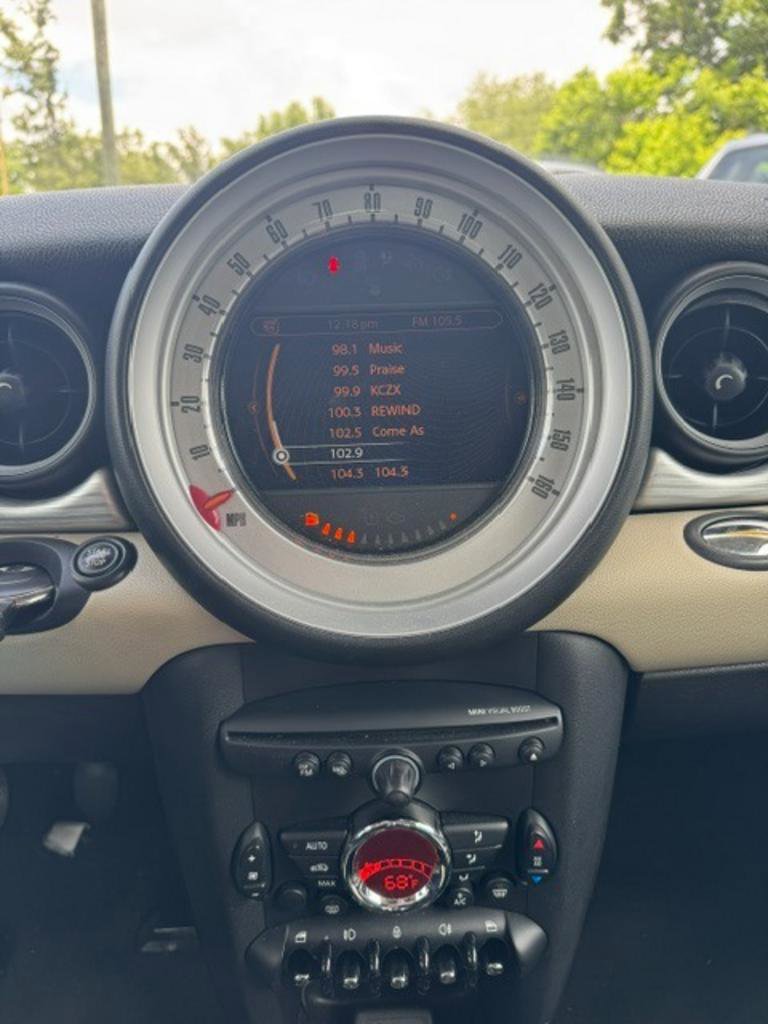 Used 2013 MINI Cooper Clubman FWD image 11