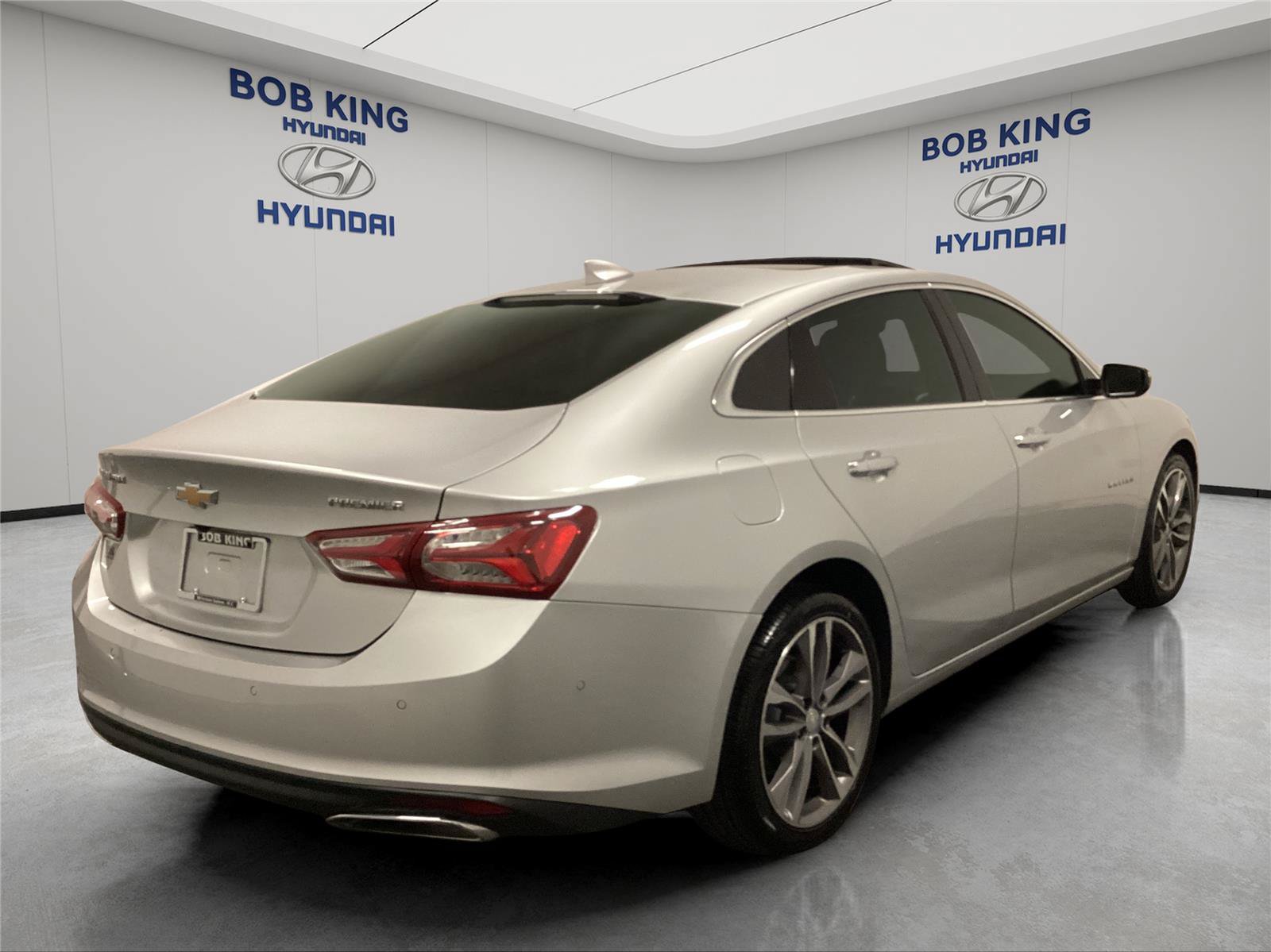 Used 2021 Chevrolet Malibu Premier FWD image 5