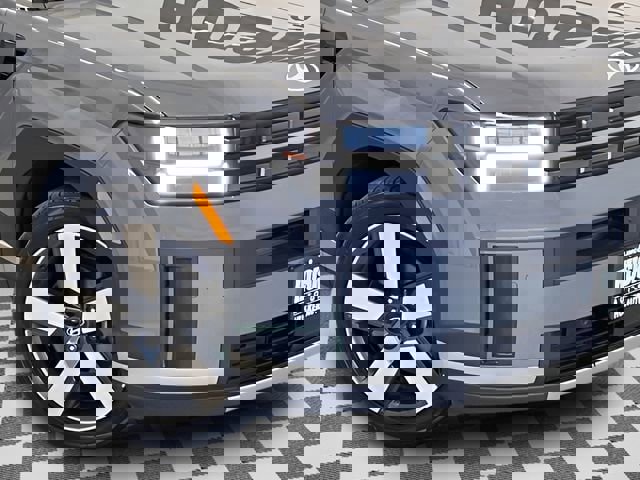 Used 2024 Hyundai Santa Fe Limited image 31