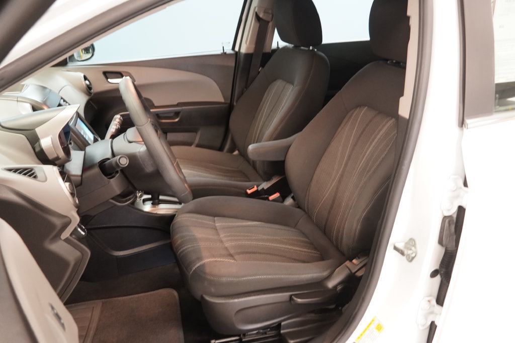 Used 2016 Chevrolet Sonic LT FWD image 3