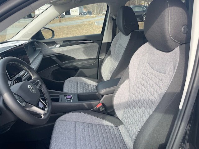 New 2026 Volkswagen Tiguan S image 10