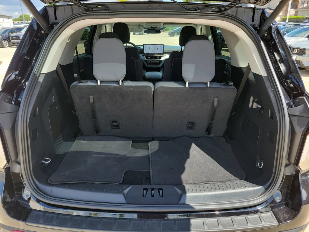 Used 2026 Ford Explorer Active AWD/4WD image 10