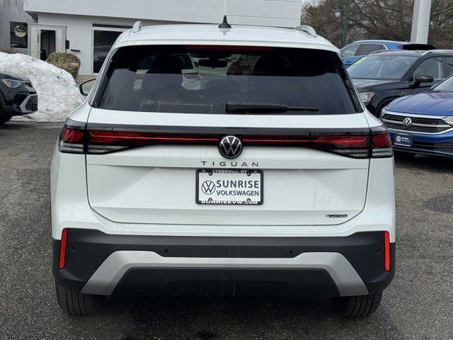 Used 2025 Volkswagen Tiguan S AWD/4WD image 6