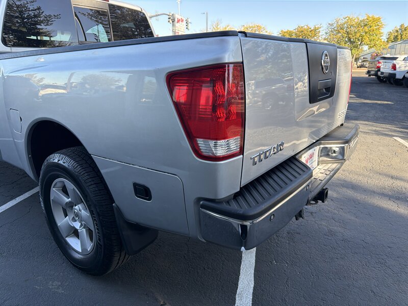 Used 2006 Nissan Titan SE AWD/4WD image 7