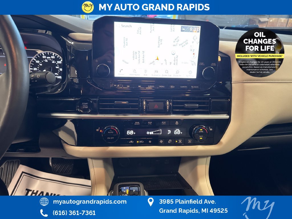 Used 2025 Nissan Pathfinder SL AWD/4WD image 19