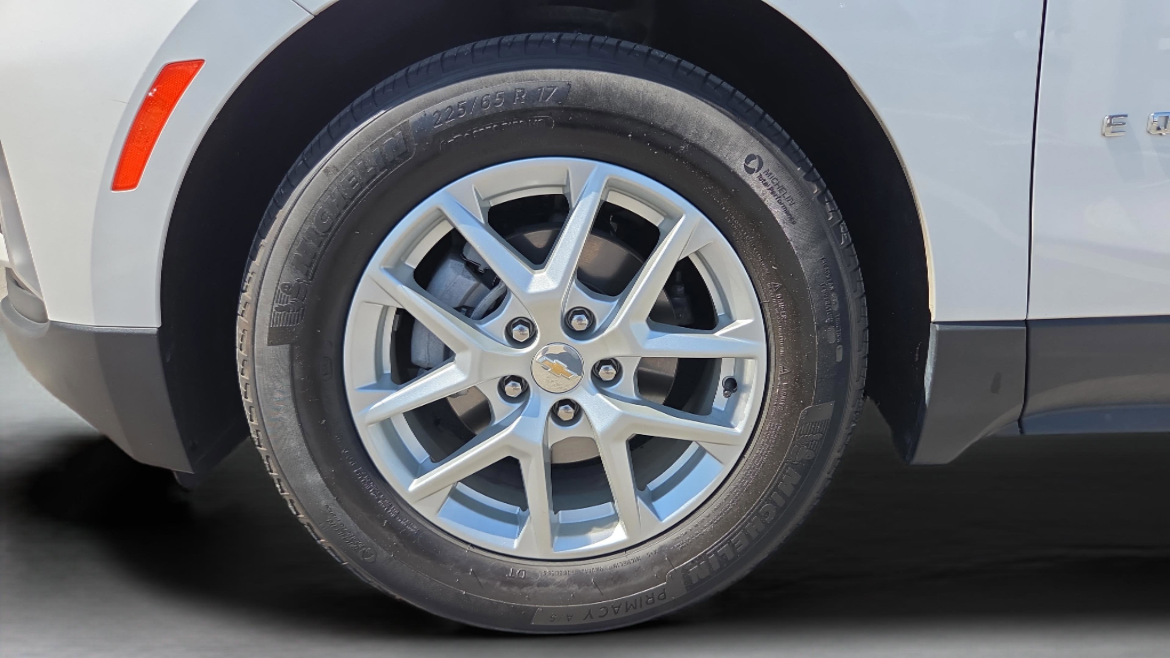 Used 2023 Chevrolet Equinox LT FWD image 29