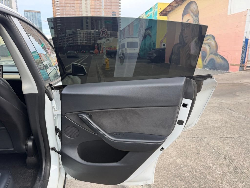 Used 2021 Tesla Model Y Long Range AWD/4WD image 11