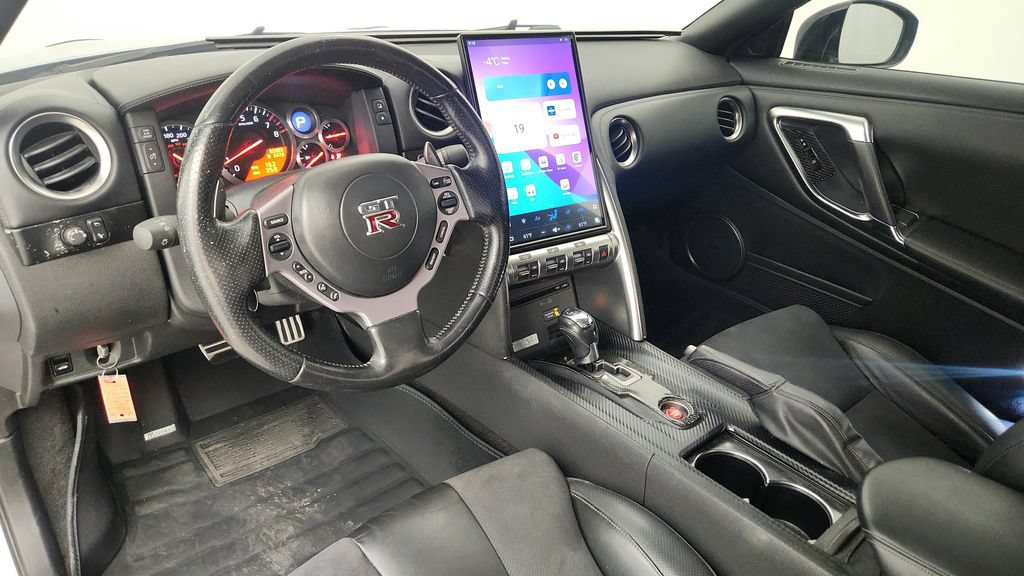 Used 2010 Nissan GT-R Premium AWD/4WD image 25