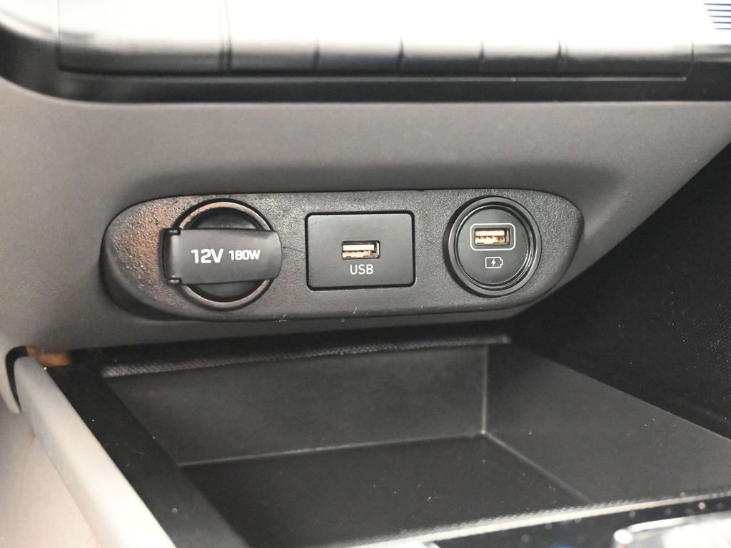 Used 2023 Hyundai Elantra SEL image 24