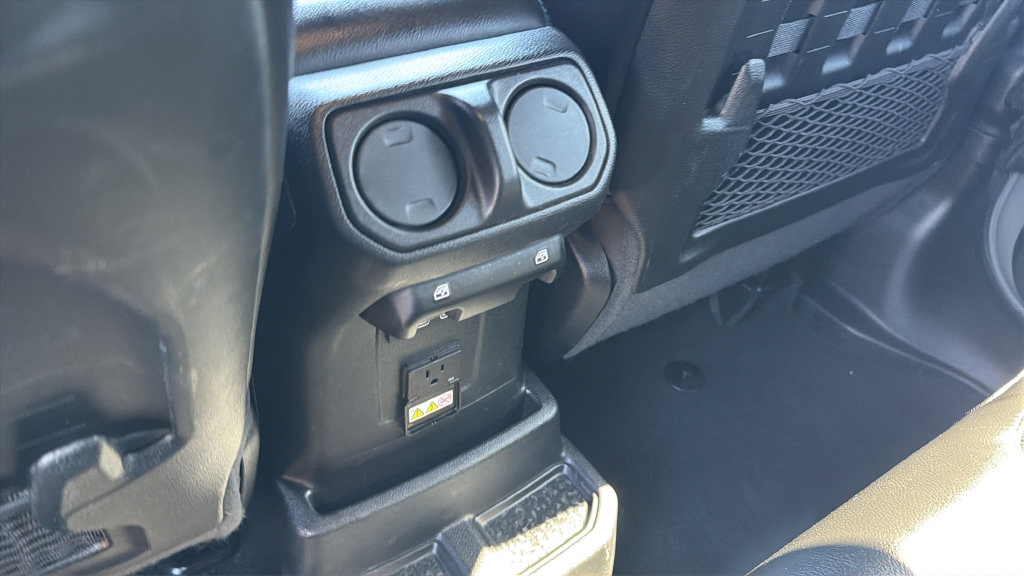 Used 2023 Jeep Wrangler Unlimited Rubicon 4xe w/ Cold Weather Group AWD/4WD image 23