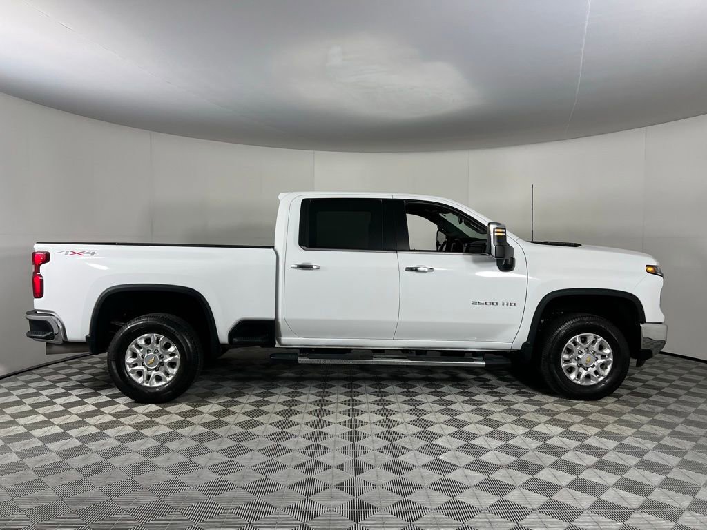 Used 2024 Chevrolet Silverado 2500 LTZ AWD/4WD image 8