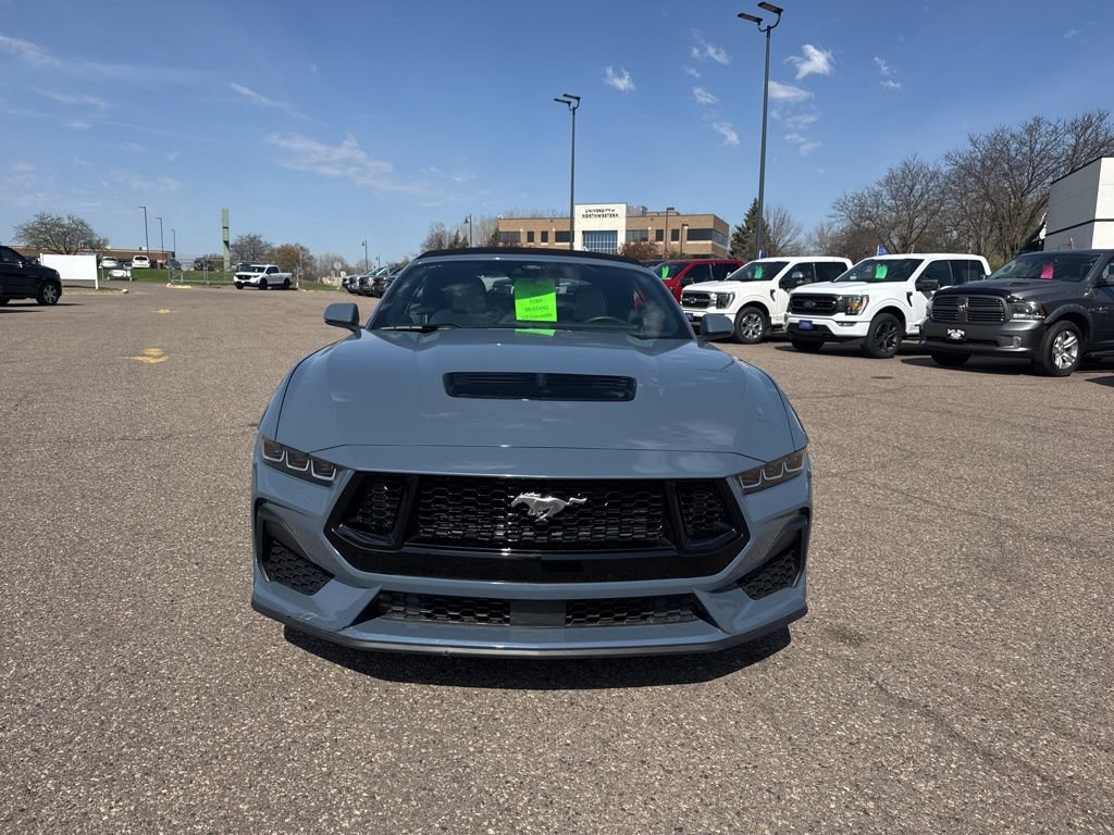 Used 2025 Ford Mustang GT Premium RWD image 3
