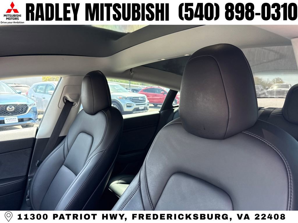 Used 2023 Tesla Model 3 Standard Range image 2