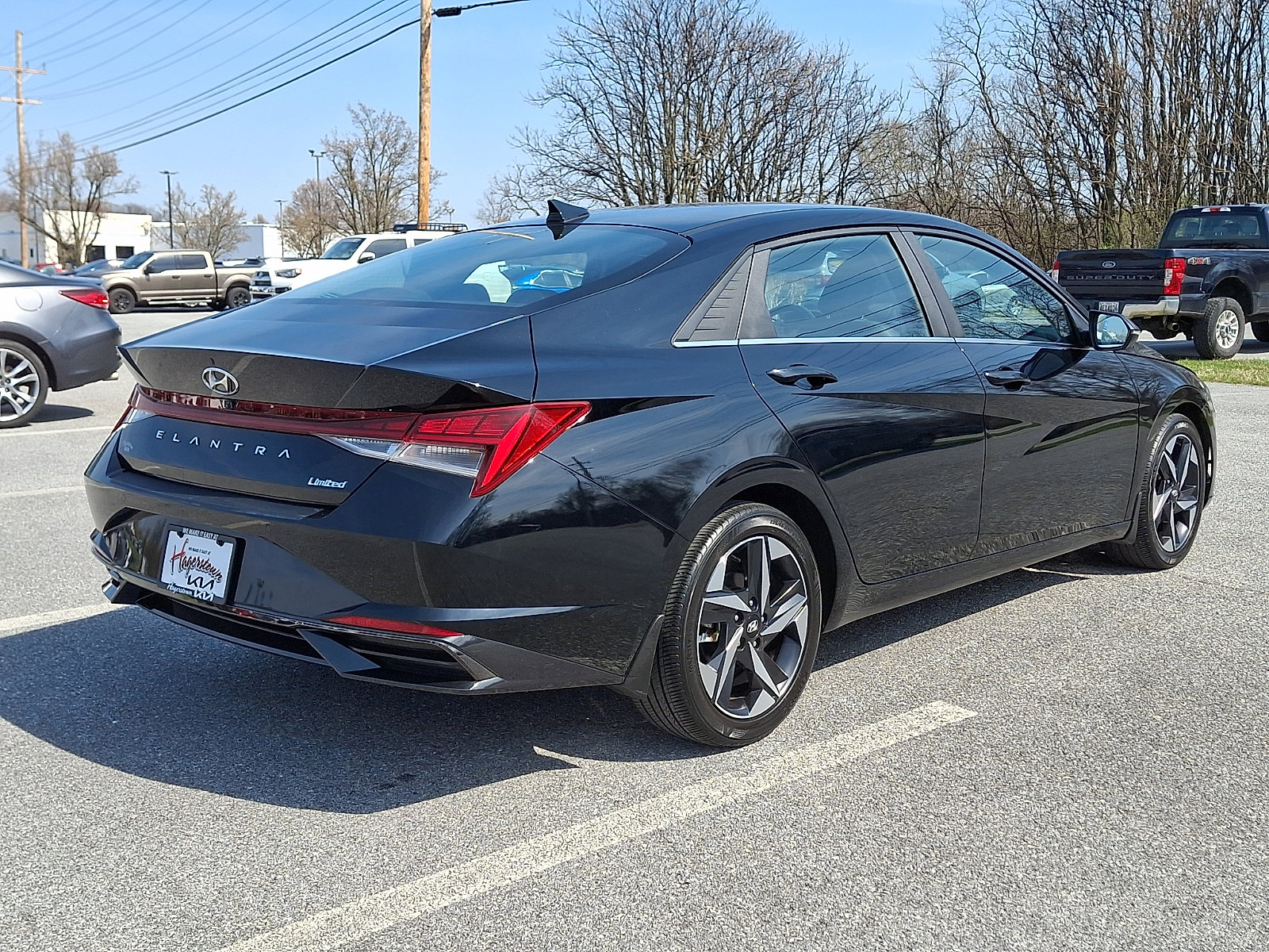Used 2023 Hyundai Elantra Limited image 6