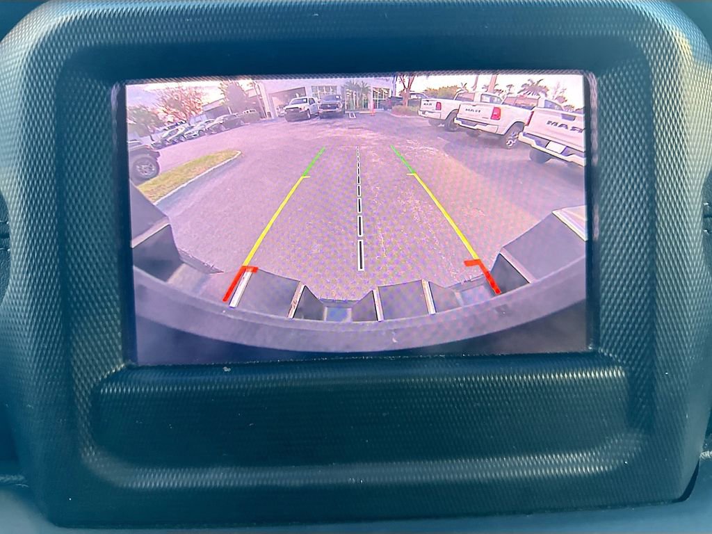 Used 2018 Jeep Wrangler Unlimited Sahara image 17