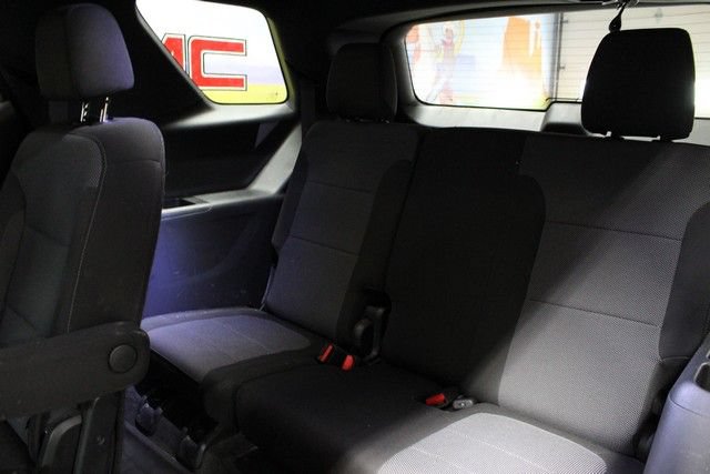 Used 2023 Chevrolet Traverse LT FWD image 16
