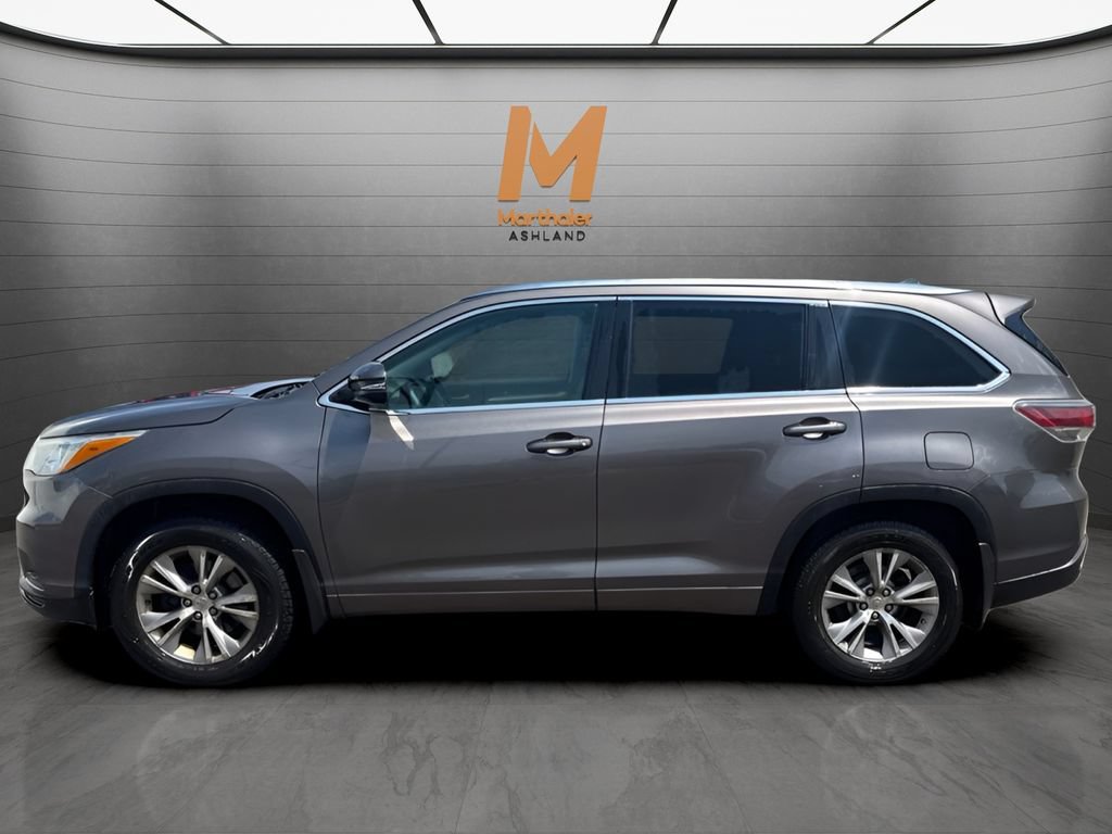 Used 2015 Toyota Highlander XLE AWD/4WD image 2