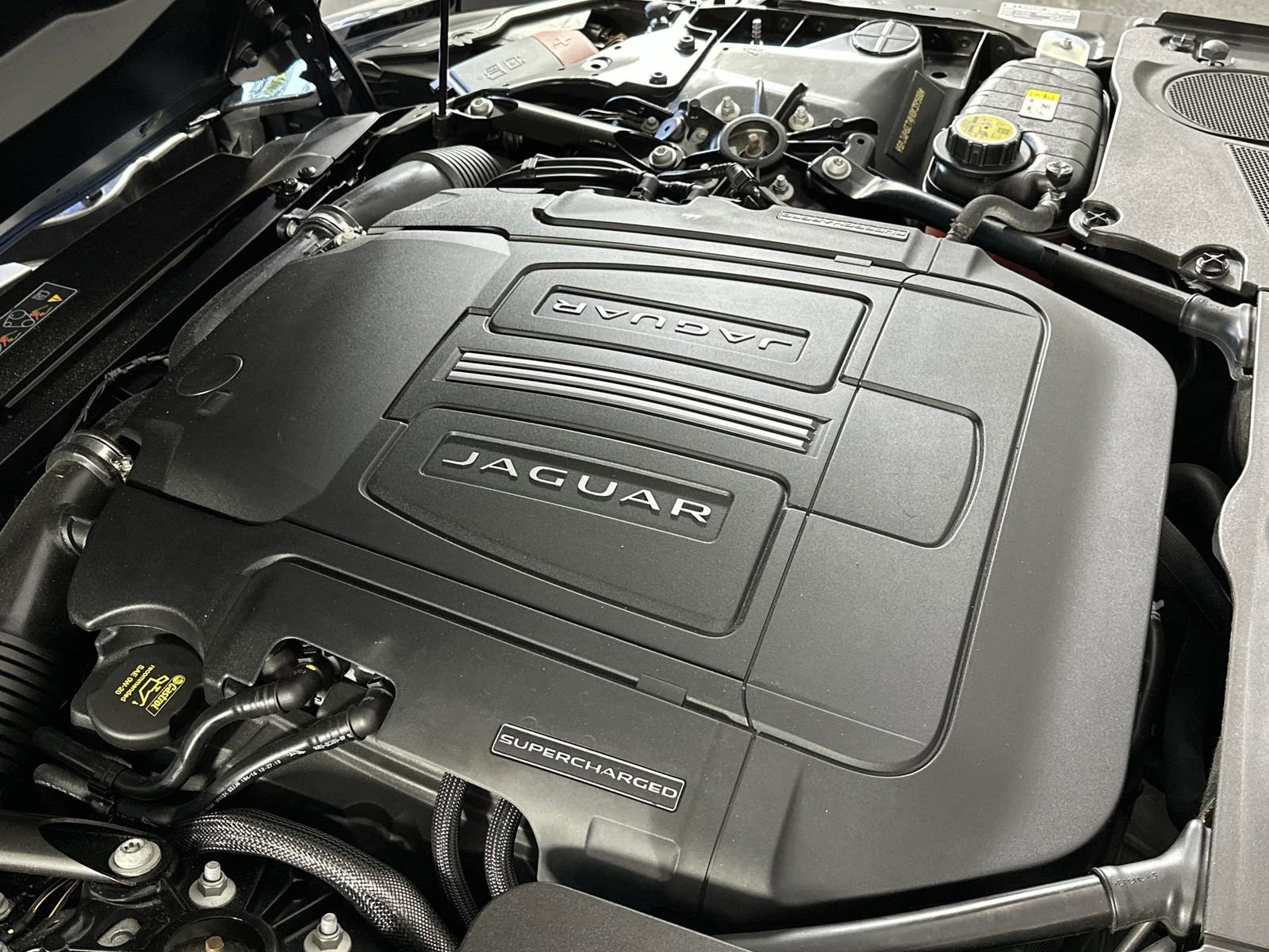 Used 2017 Jaguar F-TYPE Convertible image 29