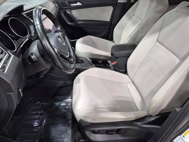 Used 2018 Volkswagen Tiguan SEL FWD image 17