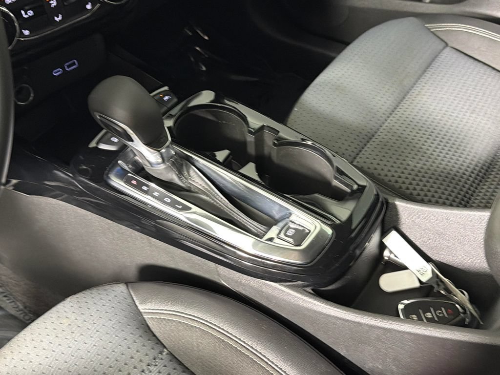 Certified 2025 Chevrolet Trax LT w/ Driver Confidence Package FWD image 23