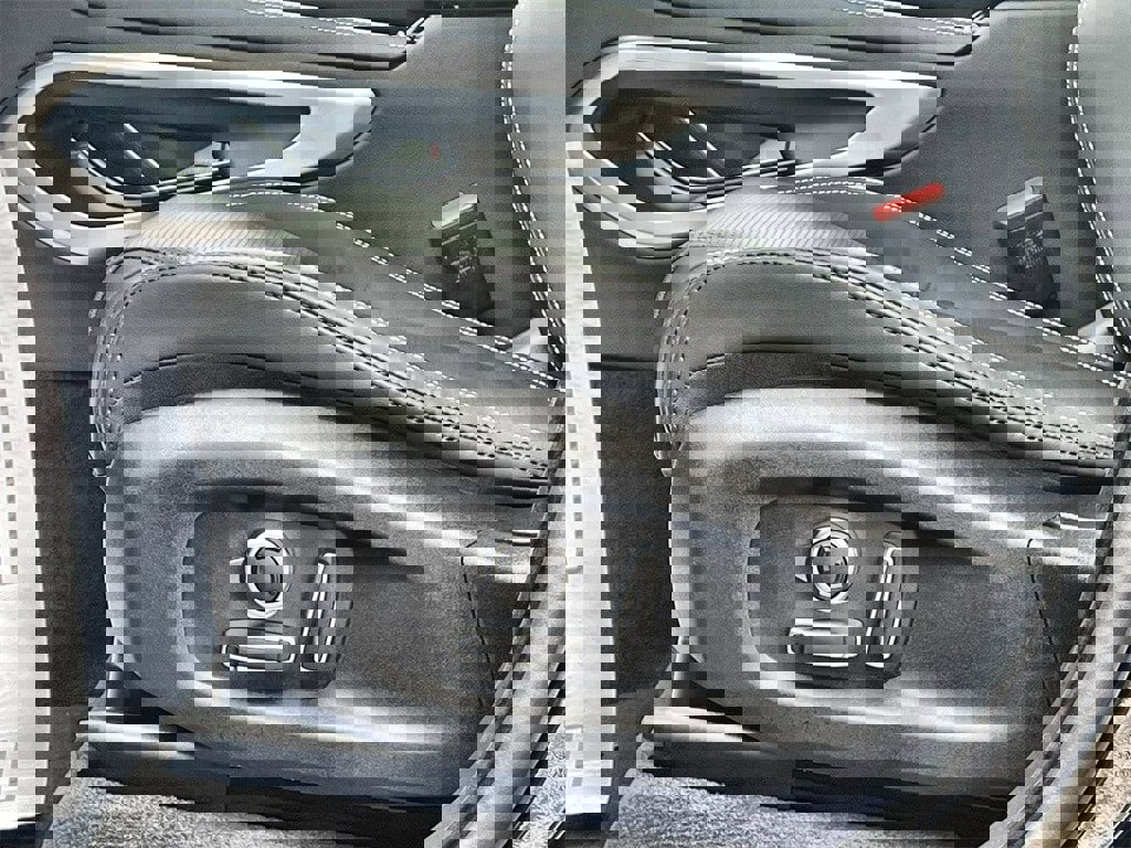 New 2026 Jaguar F-PACE R-Dynamic S image 20