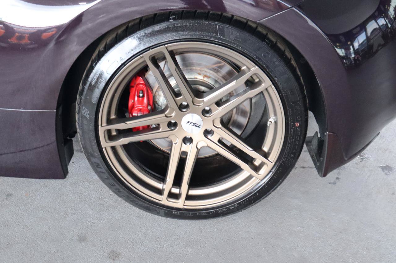 Used 2015 Nissan 370Z Coupe RWD image 11
