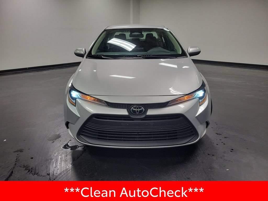 Used 2023 Toyota Corolla LE FWD image 3