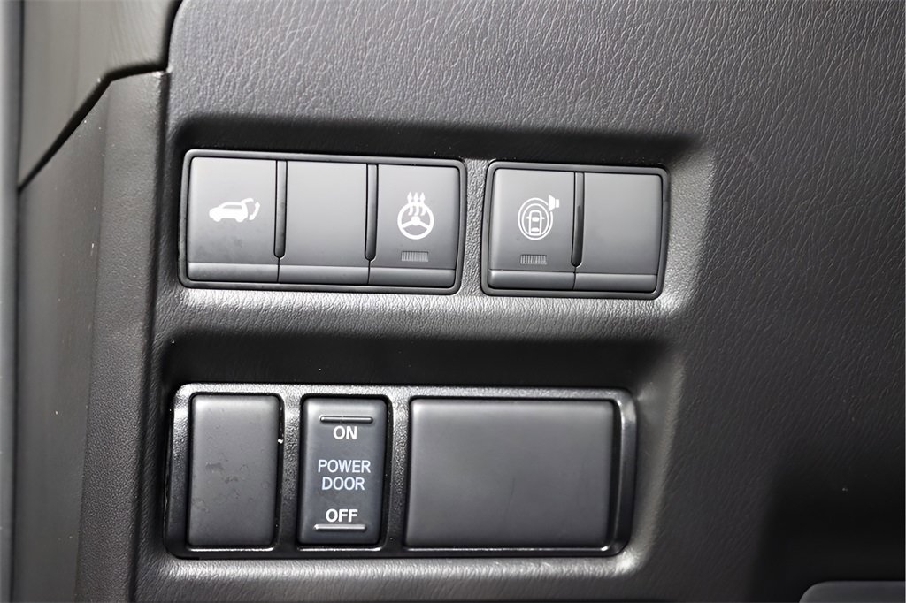 Used 2024 Nissan Armada Platinum w/ Captain's Chairs Package image 22