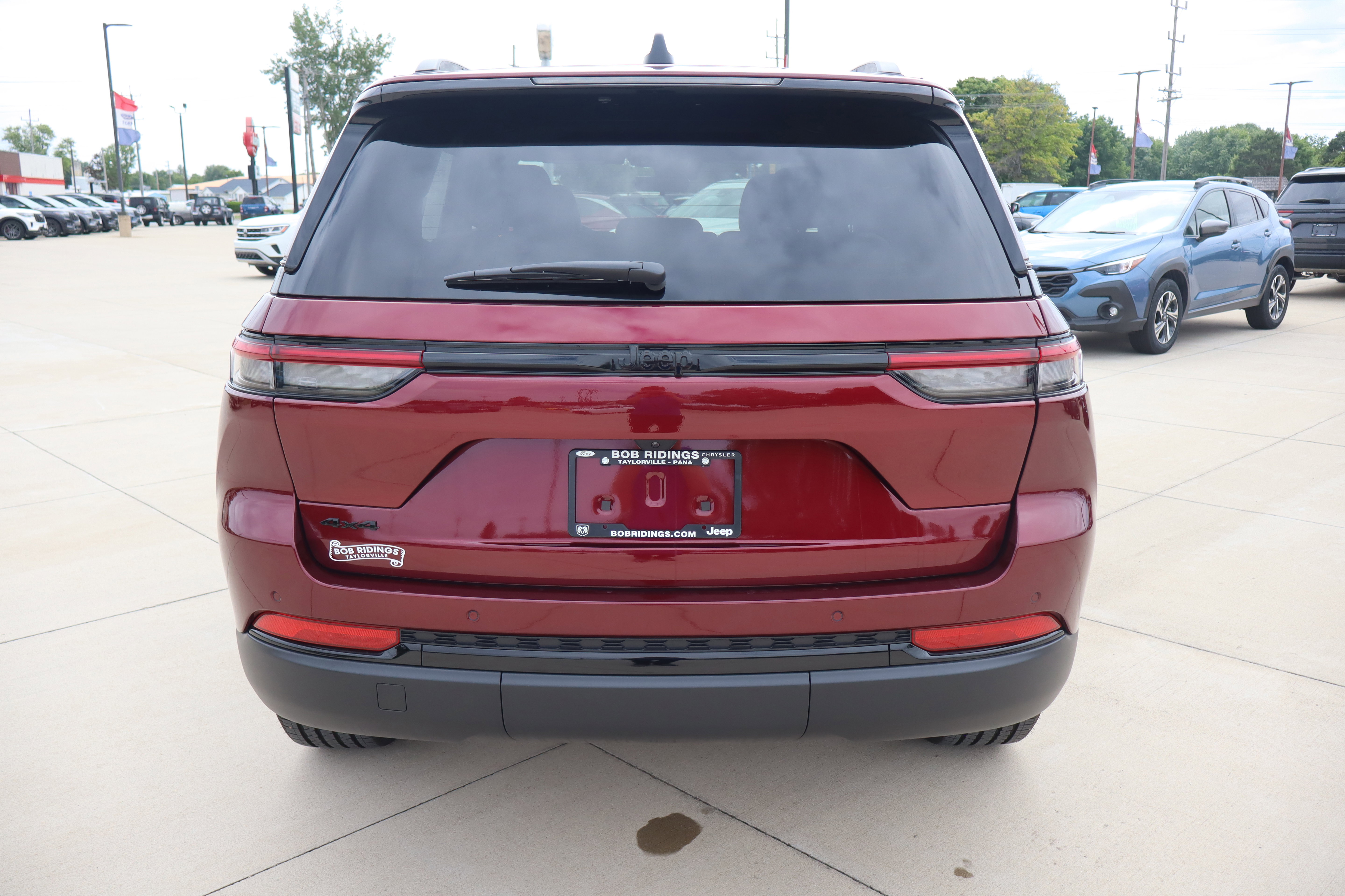 Used 2025 Jeep Grand Cherokee Altitude AWD/4WD image 7