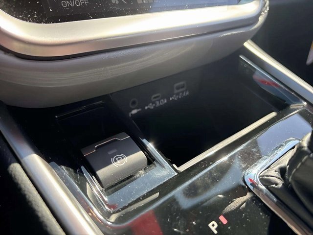 Used 2025 Subaru Outback Premium image 22