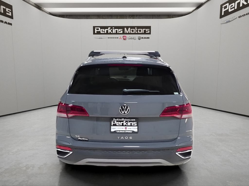 Used 2023 Volkswagen Taos SE FWD image 4